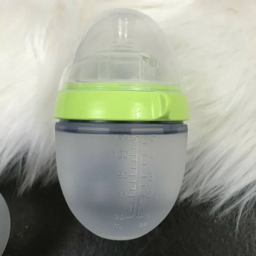 Comotomo lot of 2 Green 5 oz Bottles